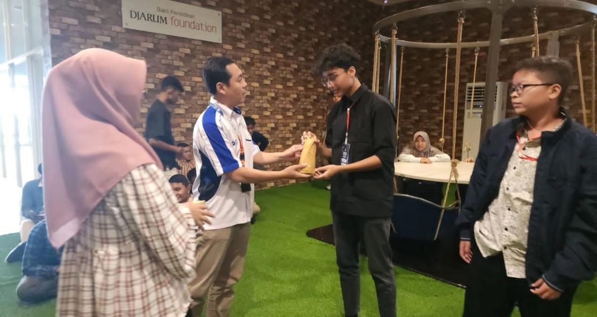 Senior High School - SMK 1