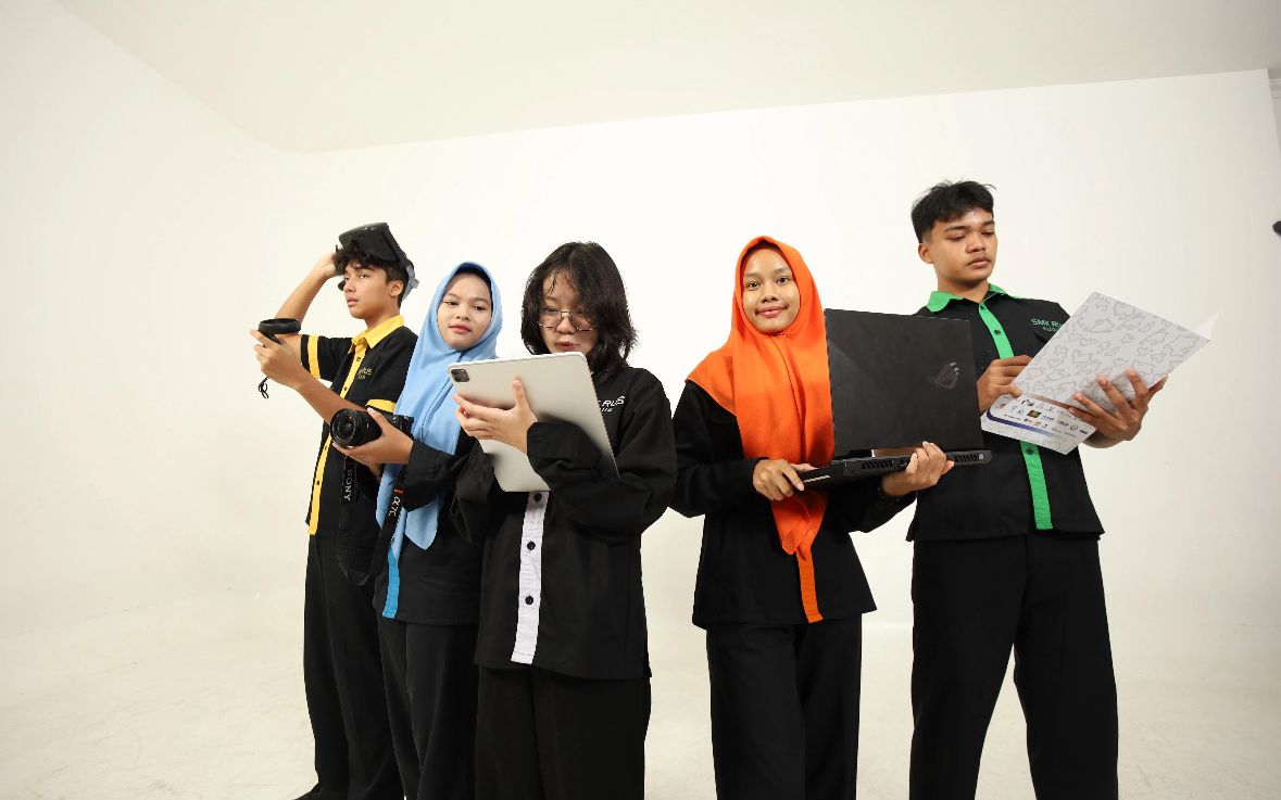 Senior High School - SMK 4